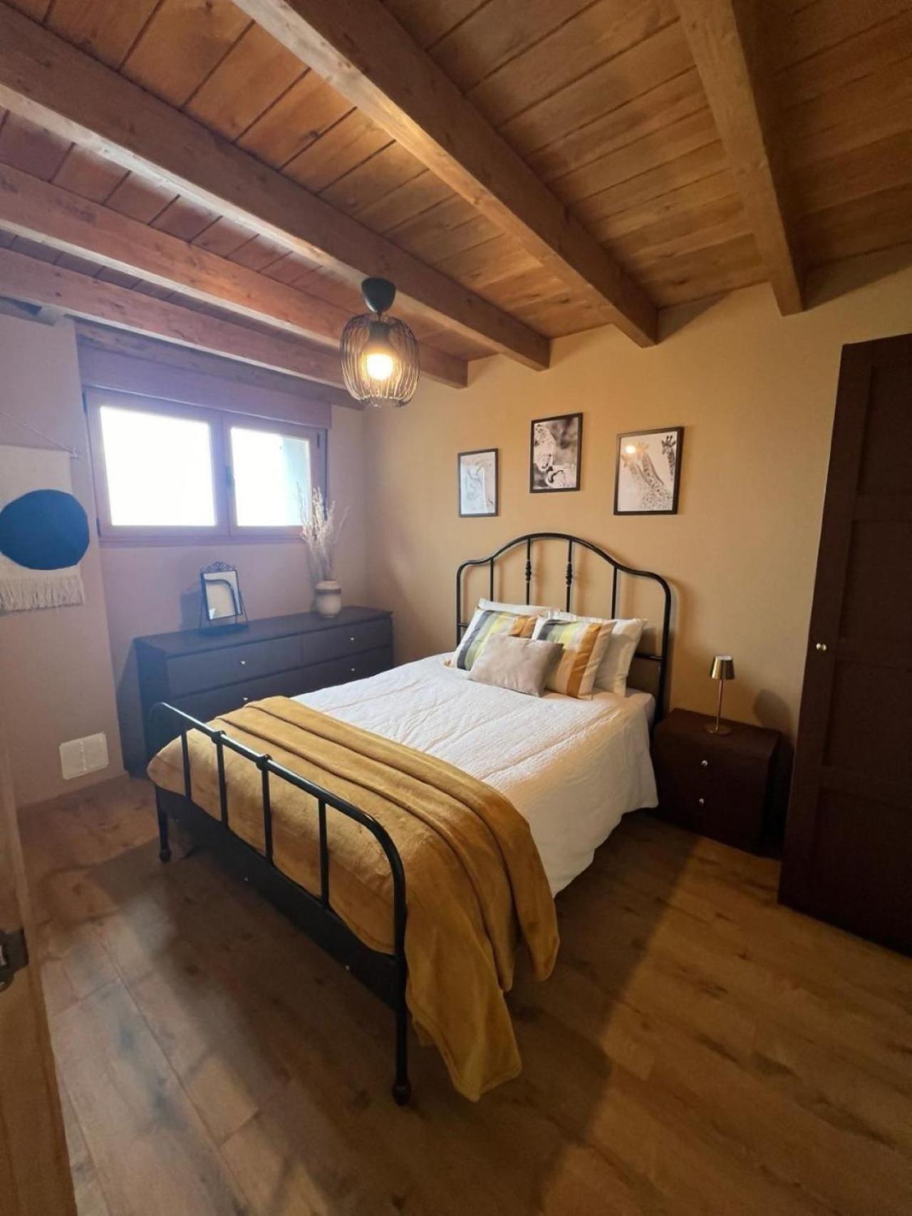 Casa Moises En Bimenes Villa Exteriör bild